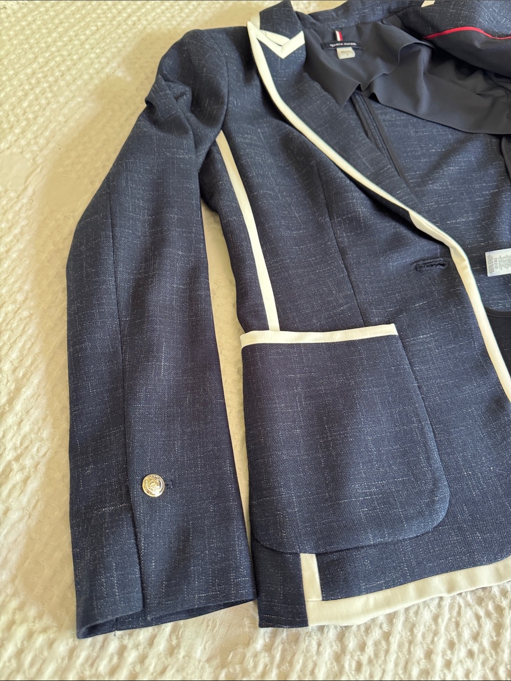 Tommy Hilfiger Women’s Navy Blazer with White Trim - Classic Tailored Jacket - Picture 4 of 6